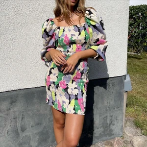 Klänning💖💛 - Så fin klänning från H&M i nyskick💘