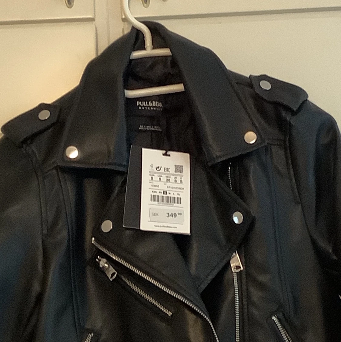 Helt ny skinnjacka med prislapp kvar - 90