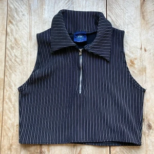 90s topp - Köpt på humana men kommer aldrig till användning tyvärr. Hoppas nån annan kan få användning av den då den är svinsnygg! 