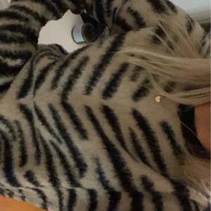 Stickad tröja - Stickad tröja ifrån NA-KD, storlek S.