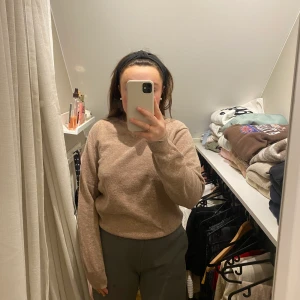 Stickad tröja  - Stickad tröja 