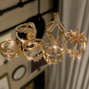 6 guldringar  - Superfina ringar i guld🏅 säljer då jag är en silvertjej! Frakt ingår i priset