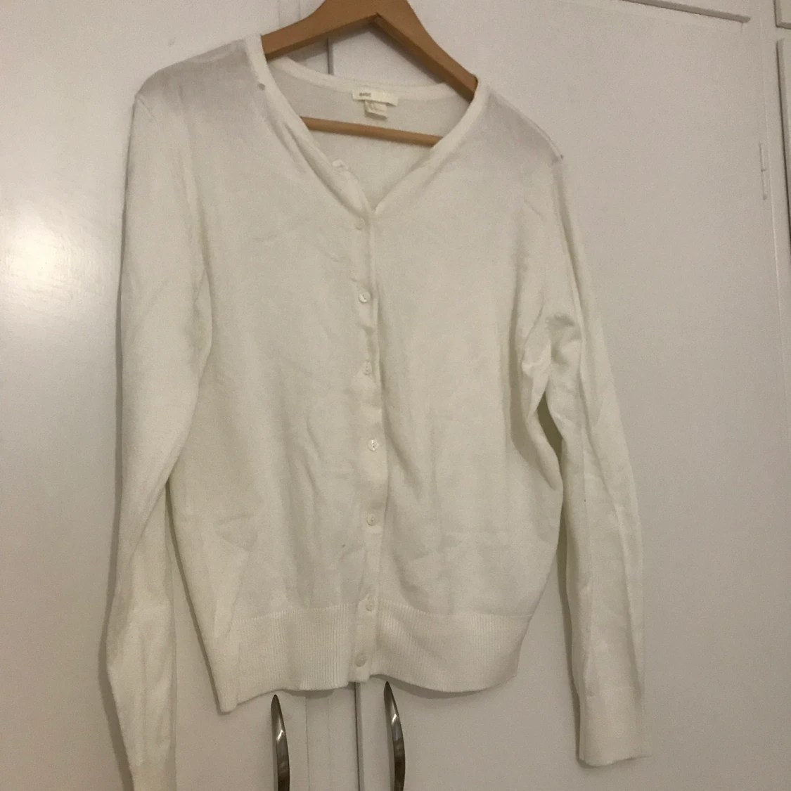 White cardigan sixe L