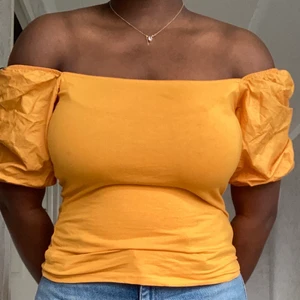 Off shoulder topp - Gul off shoulder tröja 