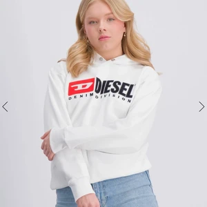 Diesel hoodie  - Säljer min fina diesel hoodie då jag bara använt den 2 gånger och har ingen användning för den, som ny (lånad bild) 