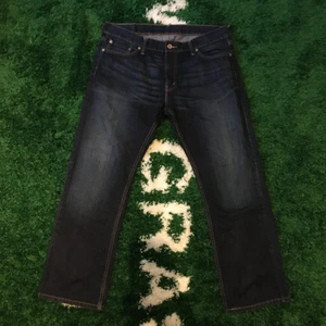 Levis jeans 514 dark blue - Size: W 36 L 30. Waist 47 cm. Length 102 cm. Leg width 22,5 cm. Condition 8/10. 200 sek / 20 €. Buyer pays the shipping cost. For more information please go visit @xhibitshop on instagram.