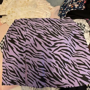 Leopard kjol - Säljer denna lila leopard kjol