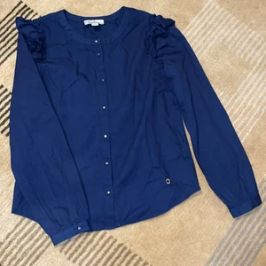 Massimo Dutti blouse  - En Massimo Dutti blouse.Färg:Mörk blå.