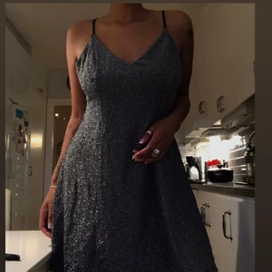 Glitterklänning - Endast använd en gång!
