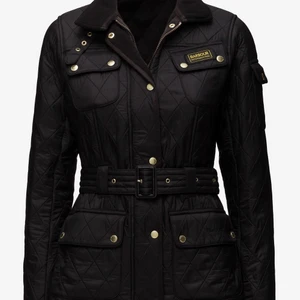 Barbour jacka - Barbour jacka som är bara några gång använd     Storleken är S men det passar även M