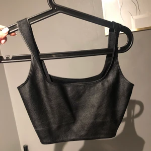 skinn top - Så snygg men för liten för mig! Storlek xs❤️❤️❤️ 50kr inkl frakt 