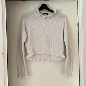 Vit stickad tröja - Jätte söt stickad tröja❣️köpt på NAKD men är från Rut & Circle. 100kr + frakt