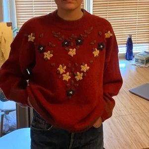 Stickad tröja  - Jätte fint skick perfekt till hösten 🥰