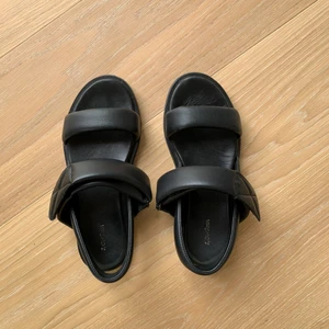 Sandaler &Other Stories - Storlek 38. Nypris 990