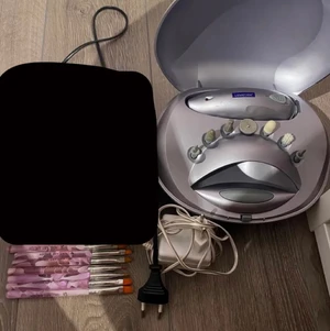 Nagelfilkit och penslar - Filkit och penslar för 230kr frakt tillkommer om de ska fraktas 