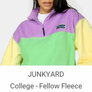 JUNKYARD FELLOW FLEECE - INTRESSEKOLL på denna snygga kofta från junkyard. Är inte säker på om jag vill sälja. Köpt för 500kr +frakt och knappt använd. Buda från 300kr  vid intresse!! 