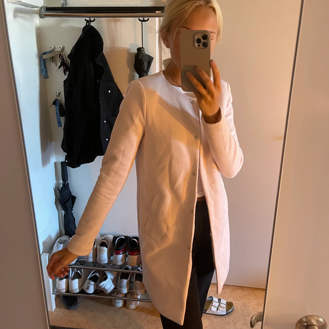 Rosa kappa med knäppen - 90