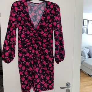 Klänning stl S - Kort klänning stl S