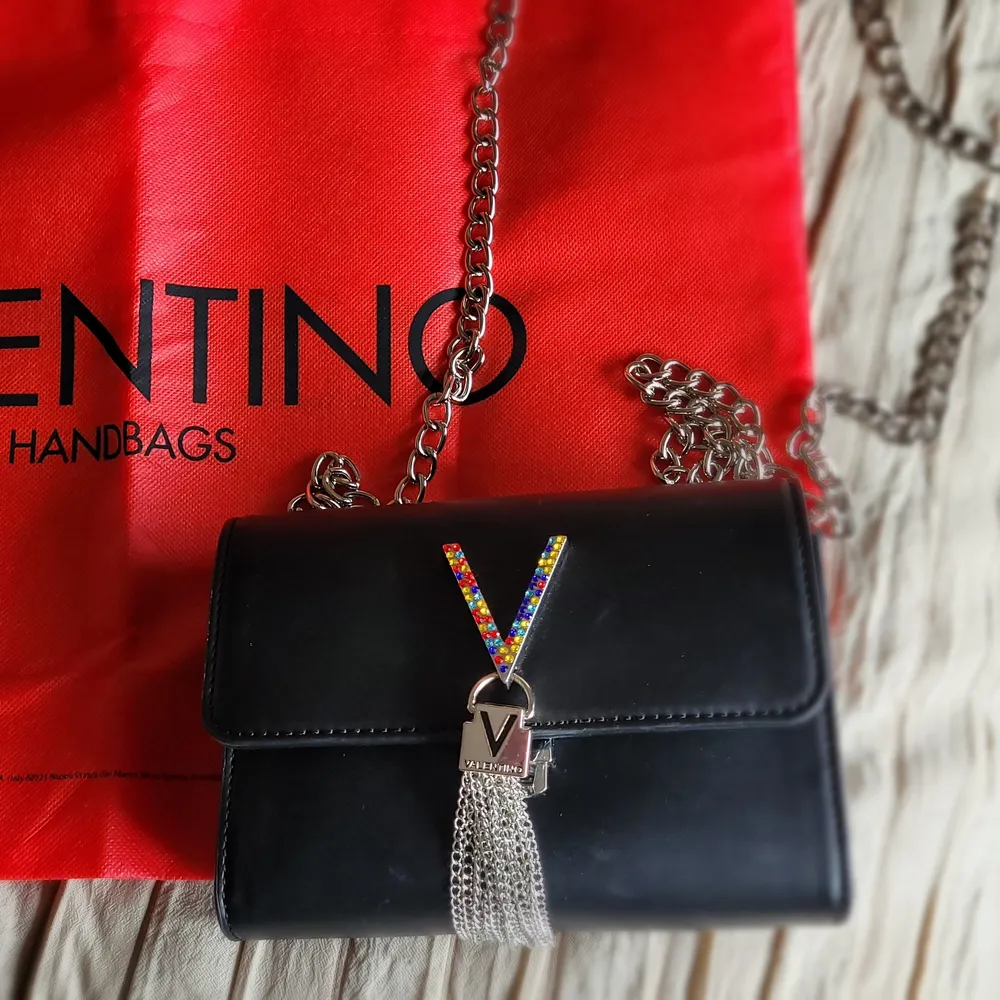 New-  Valentino bag, special edition. Not used. . Väskor.