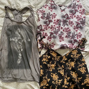 Linnen M, L, L - Det gråa linnet är storlek M men passar L och Xl också. Bud från 40;-. De andra två är storlek L men har reglerbara band så passar de flesta storlekarna, de två är oanvända dock! Helt nya. bud från 40;-/st på dom också. Jag bjuder på frakten! 🥰