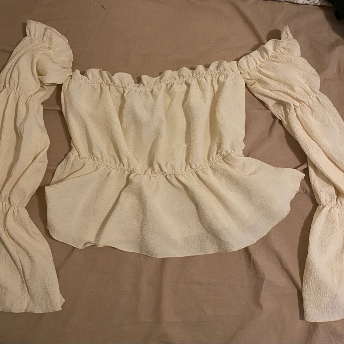 Cremevit blus strl M 