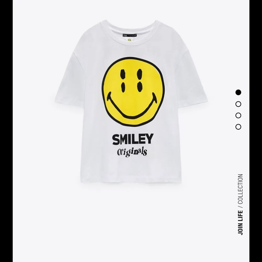 (Lägger ut igen pga oseriösa köpare) Säljer jättefin smiley t-shirt ifrån zara, helt slutsåld. Storlek M men känns mer som en S. Buda (högsta bud på 300kr+frakt)❤️ . T-shirts.