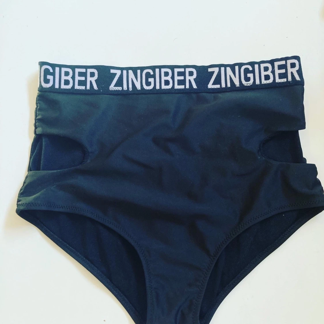 Svart fin bikini  - 90