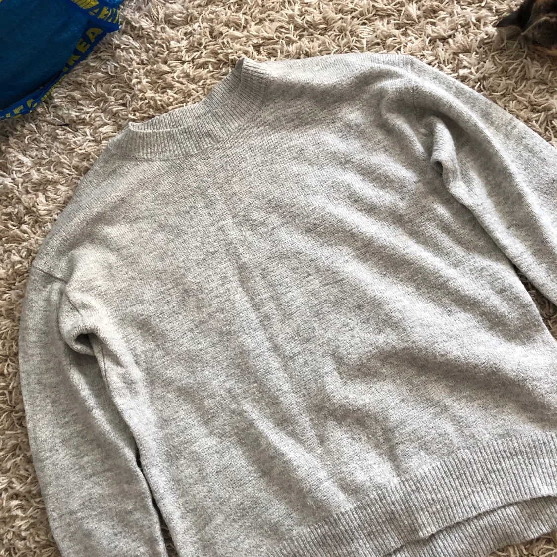 Grå stickad tröja i storlek s - 90