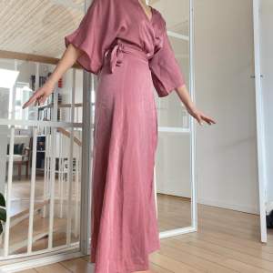 Rosa långklänning i storlek 38💗 150 kr ex frakt☺️