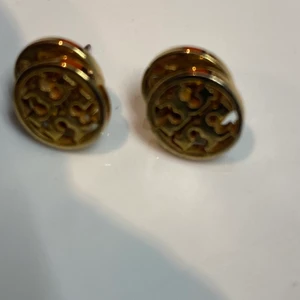 Klassiska Tory Burch - Klassiska Tory Burch örhängen 