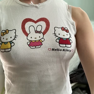 Hello Kitty linne - Sacond hand. Jätte gullig men används inte. 