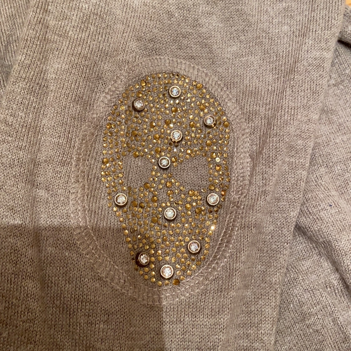 Beige kofta med snygga detaljer   - 91