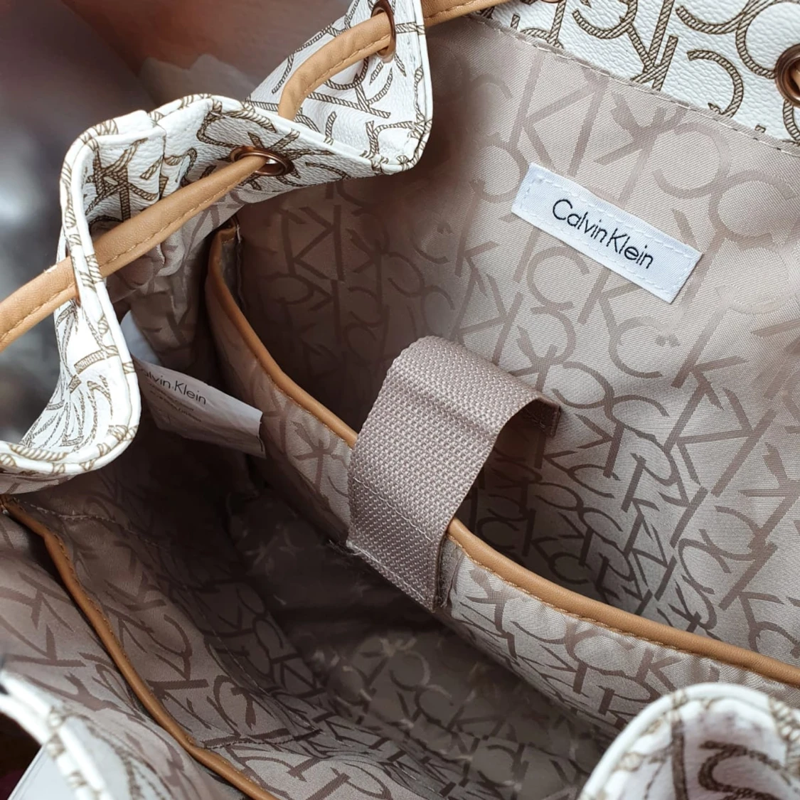 Helt ny Calvin Klein ryggsäck  - 91