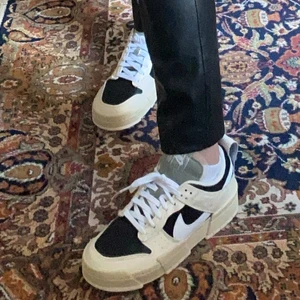 Nike dunk low disrupt ivory black - Helt nya skor som jag endast använt en gång. Lite för stora för mig dock):