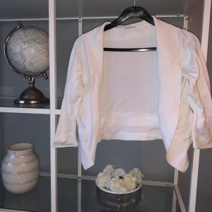 Kofta från Vero Moda  - ALLT SKA BORT 