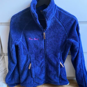  fleece tröja - Aldrig använd, står ej för frakt