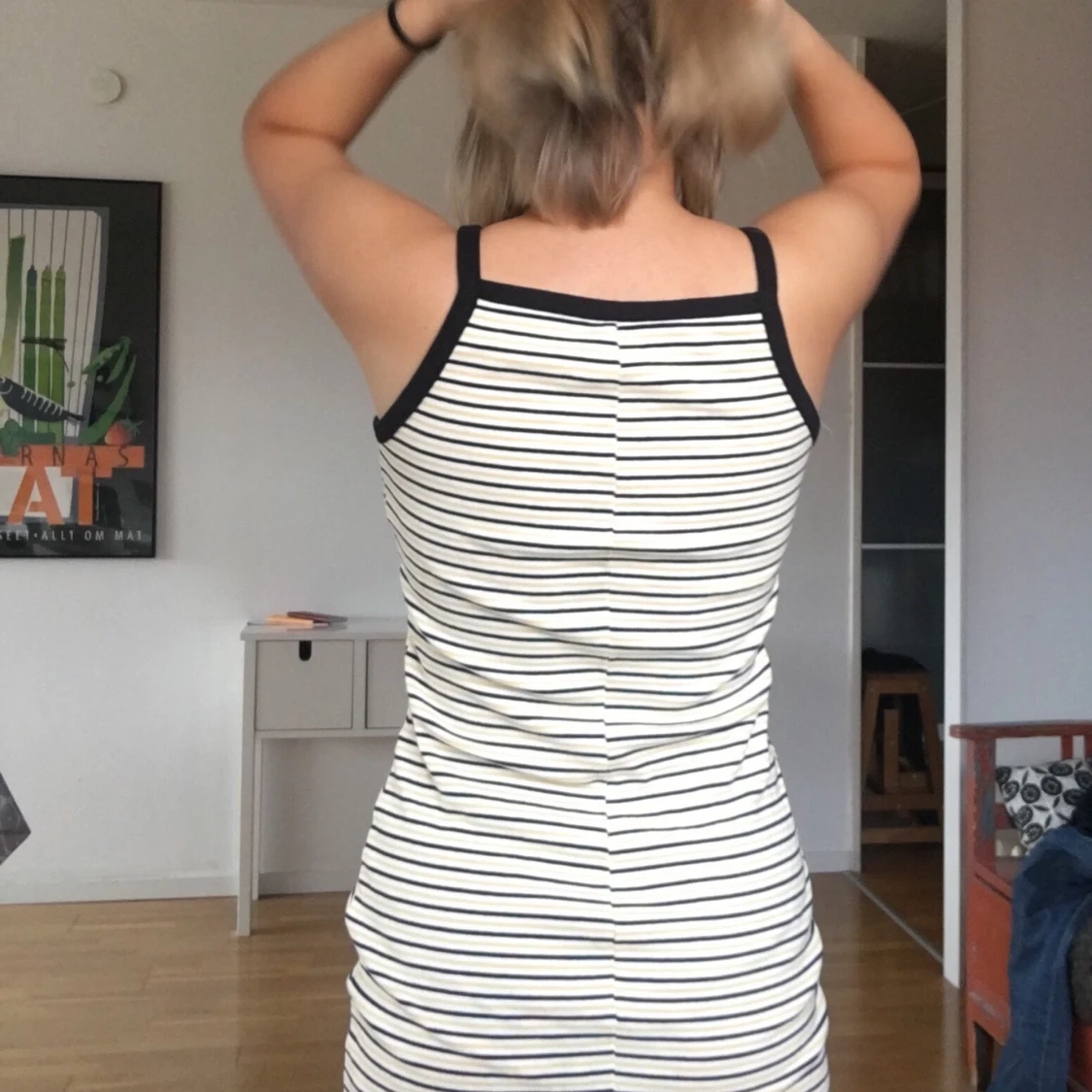 Snygg färgglad kortklänning!  - 90