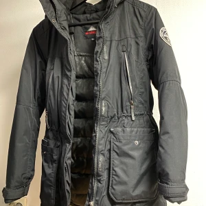 Jacka - McKinley jacka i bra skick