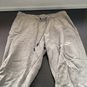 Nike mjukisbyxor - Storlek smal, fint skick