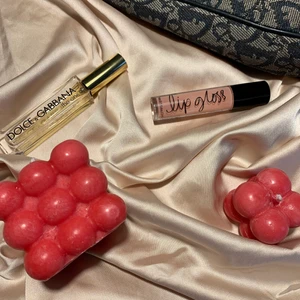 Bubbelljus - Här var ett av våra limited edition ljus i färgen Berry för alla hjärtans dag!💌 Nu har vi avslutat försäljningen av dessa färger men fler limited edition ljus kommer i framtiden!✨🤍