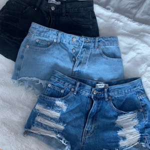 3-par jeansshorts - Säljer 3 st jeansshorts i tre olika färger!!! Går att köpa tillsammans för 150kr eller för sig 60kr☺️ De mörkblå är i strl 38, resterade strl 36