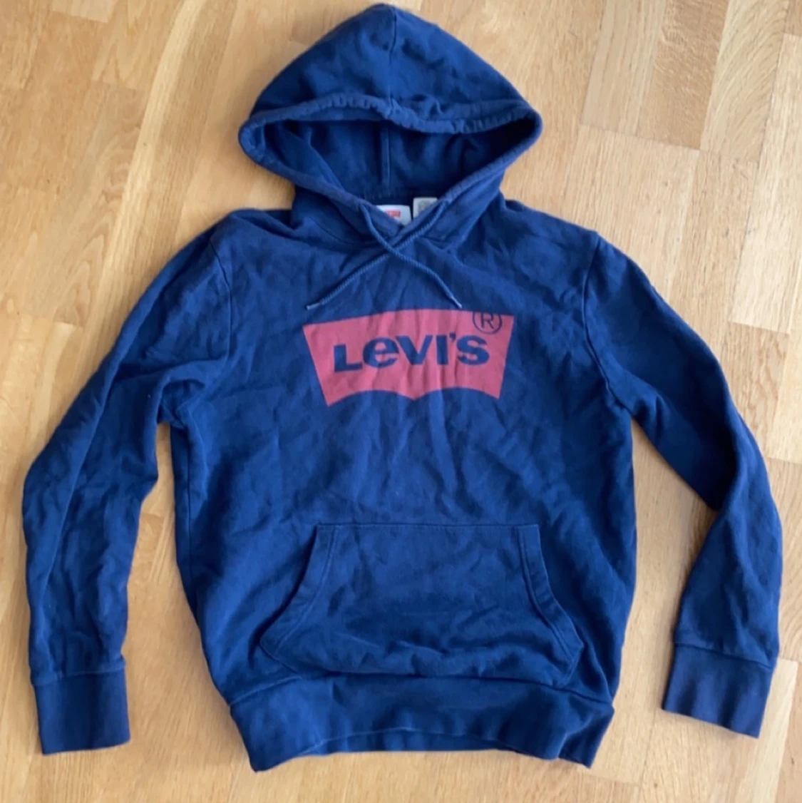 LEVI’S hoodie, matt blå organisk strl M - 90