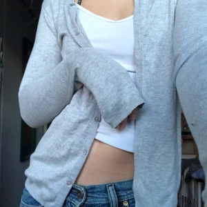 Kofta - En jätte fin grå kofta som är från zara, men äldre💕superfin till allt🤩storlek S