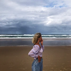 Levis Jeans  - Säljer mina Levis Jeans som jag köpte i en vintage butik i Australien. Eftersom dem inte kommer till lika stor användning längre söker dem en ny ägare! Strlk är lite oklar men passar mig perfekt som är 26/27 xs/s och 165 lång. DM för fler bilder 