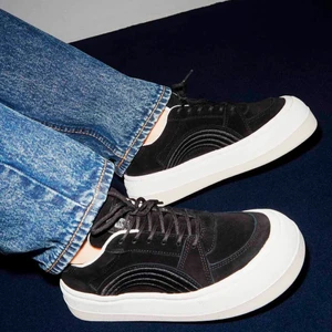 Eytys sonic suede  - As najs eytys sonic suede i fint skick! I storlek 40. kan skicka egna bilder vid intresse 💚 köparen står för frakt