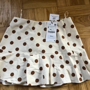 Kjol - Söt kjol från zara