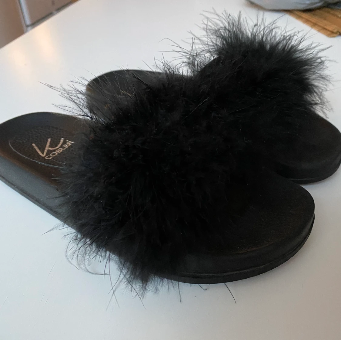 Nya fluffiga tofflor - 90