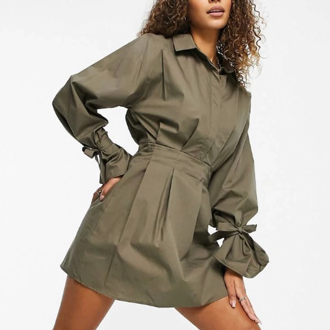 Khakifärgad skjortklänning 