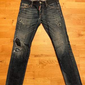 Säljer Dsq2 jeans i storlek 44. Alla annonser är givetvis äkta.