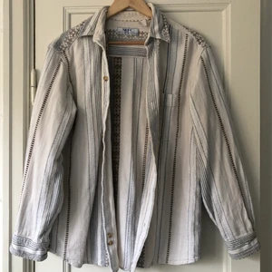 Skjorta  - Tjock skjorta i bra skick 